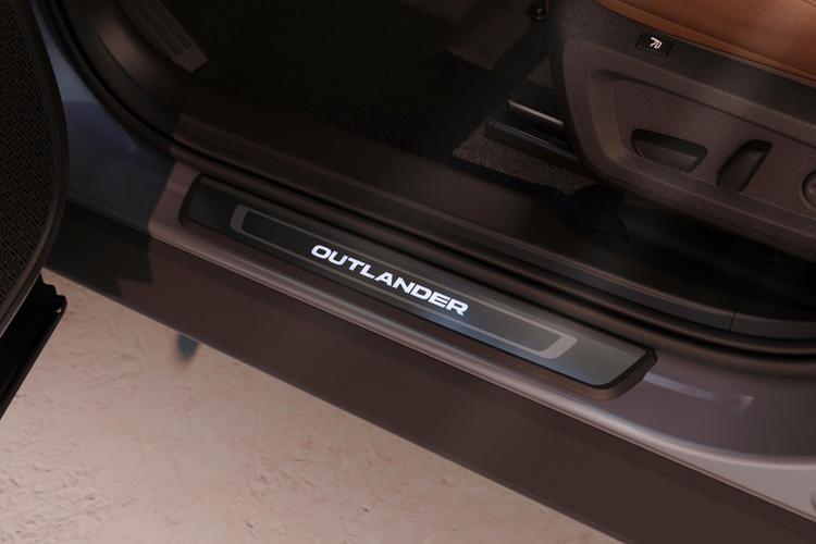 Instaplijsten verlicht met Outlander-logo, 4-delige set voor- en achterportieren, voorzijde met led-verlichting